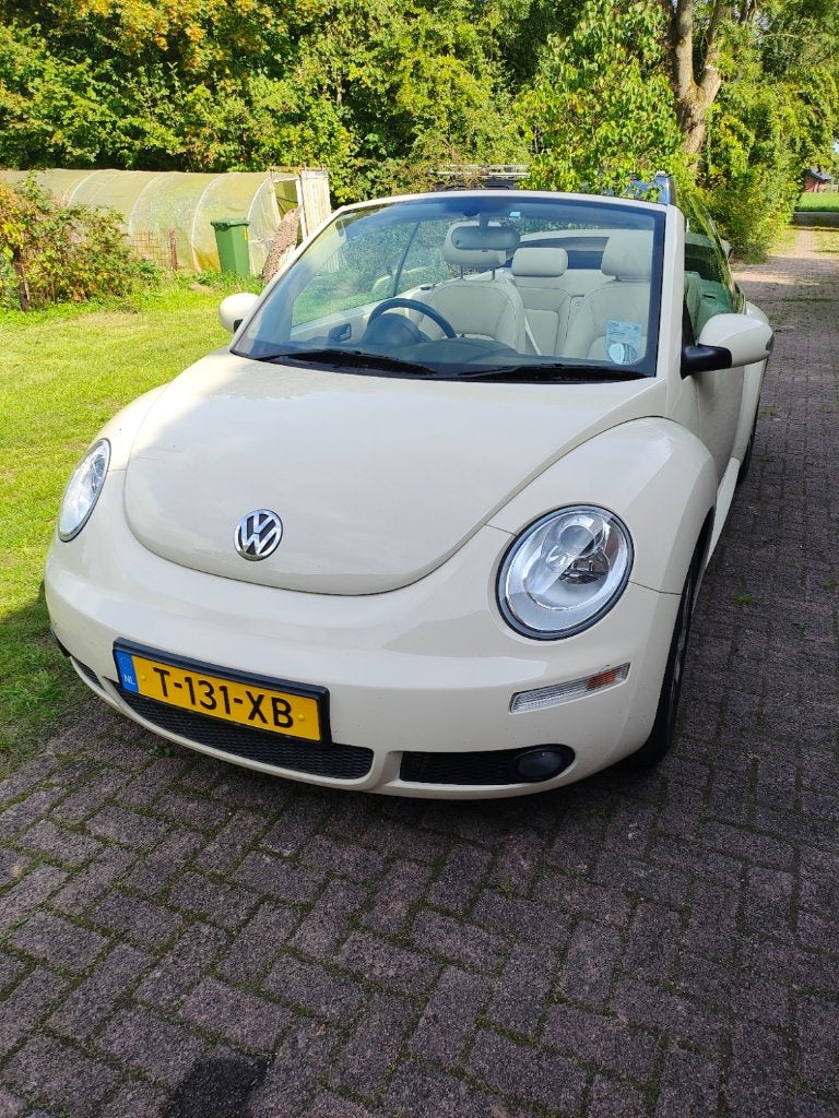 Volkswagen Beetle (Kever) 1.6 Cabriolet 75KW 2007 Geel, 4 cilinders, Cabriolet, 4 stoelen, Elektrische ramen