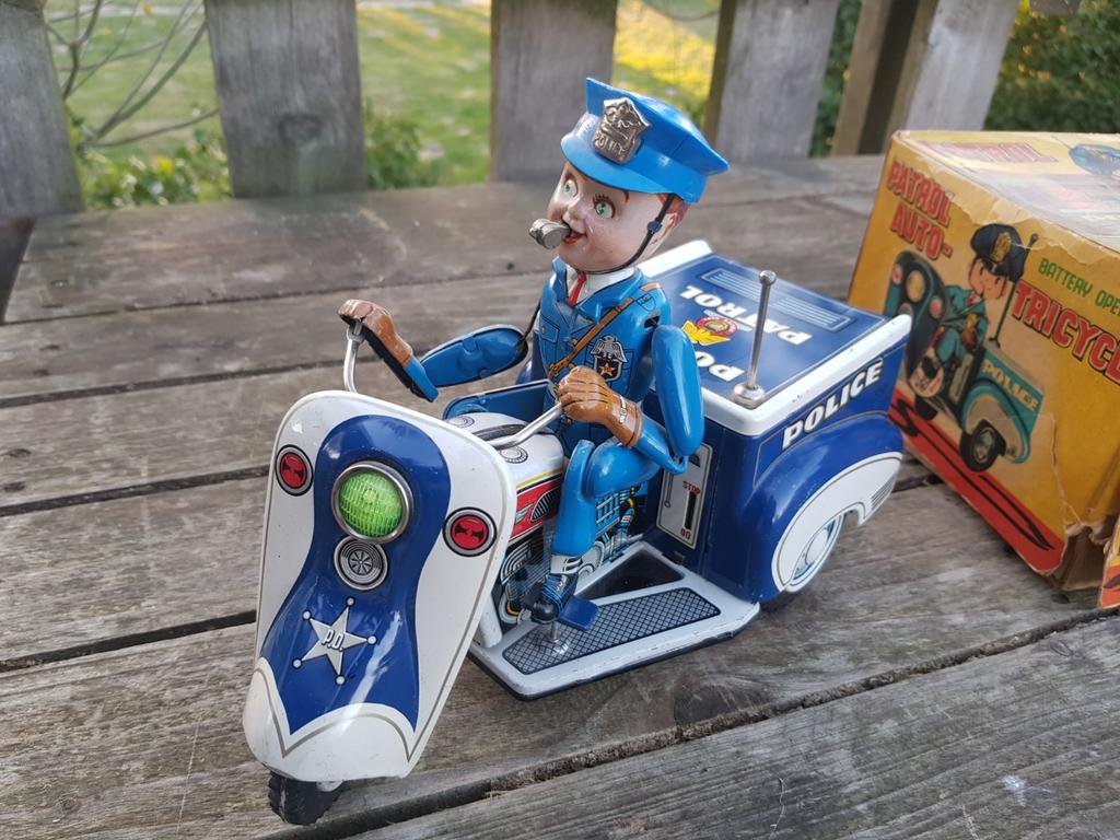 oud blikken speelgoed,patrol auto tricycle, Japan, Ophalen of Verzenden