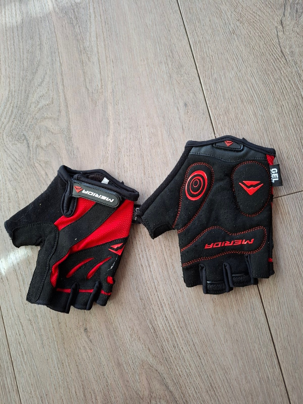 merida handschoenen gebruikt maat s, Fietsen en Brommers, Fietsaccessoires | Fietskleding, Ophalen of Verzenden, Schoenen