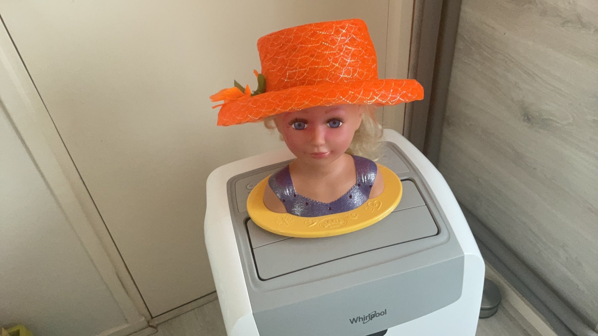 Oranje hoed, Ophalen, Zo goed als nieuw, Overige maten, Oranje of Koningsdag