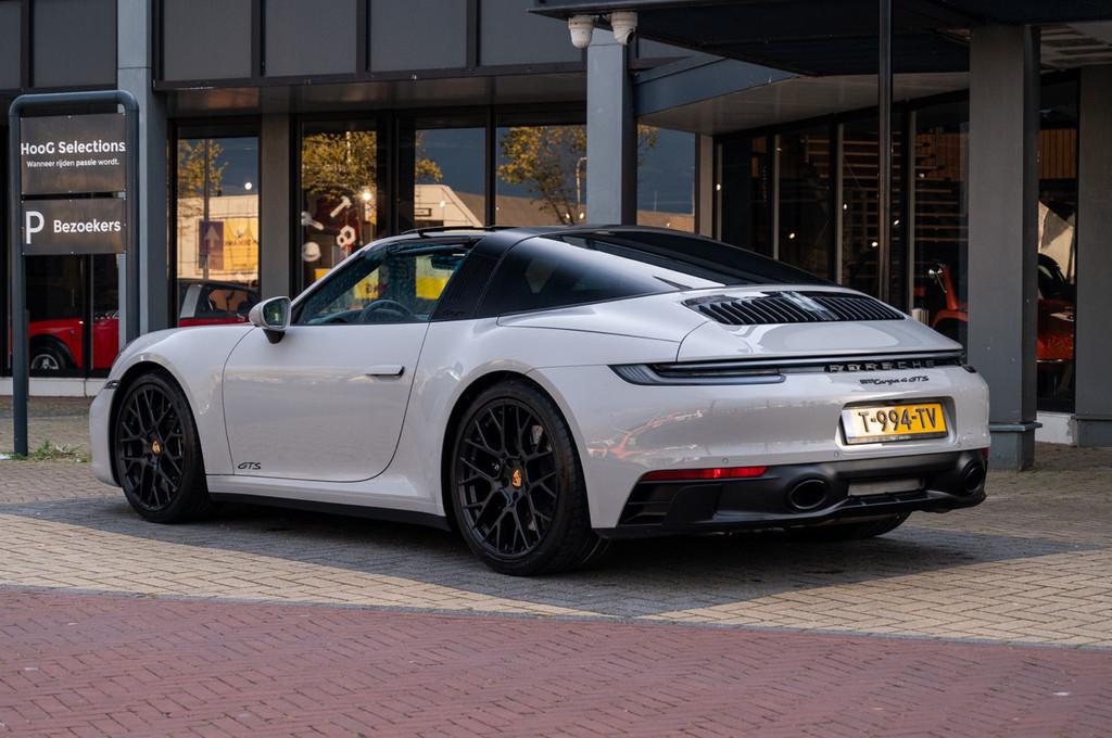 Porsche 911 992 Targa 4 GTS (bj 2023, automaat), Apple Carplay, Gebruikt, Cabriolet, 4 stoelen