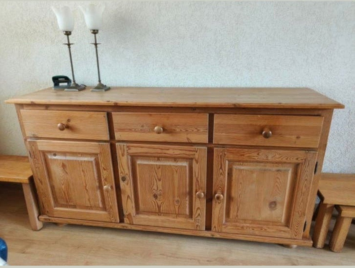 Grenen dressoir met 3 deuren en 3 lades - Veel opbergruimte, Huis en Inrichting, Kasten | Dressoirs, Ophalen