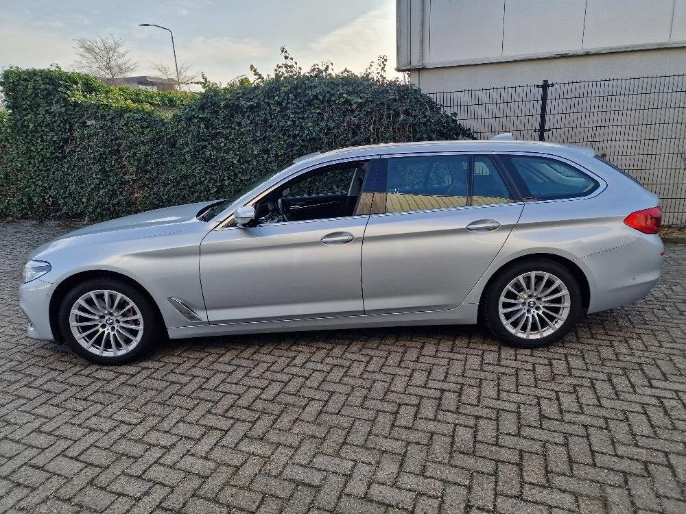 BMW 5 Serie Touring 540i xDrive High Exe. | Luxery Line | Pa, Auto's, Automaat, Gebruikt, Euro 6, 2000 kg