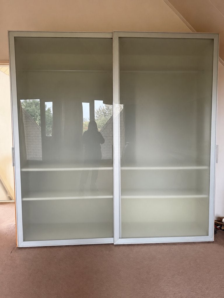 Hülsta Grote kledingkast met luxe matte schuifdeuren, Ophalen, Gebruikt, 200 cm of meer, Glas