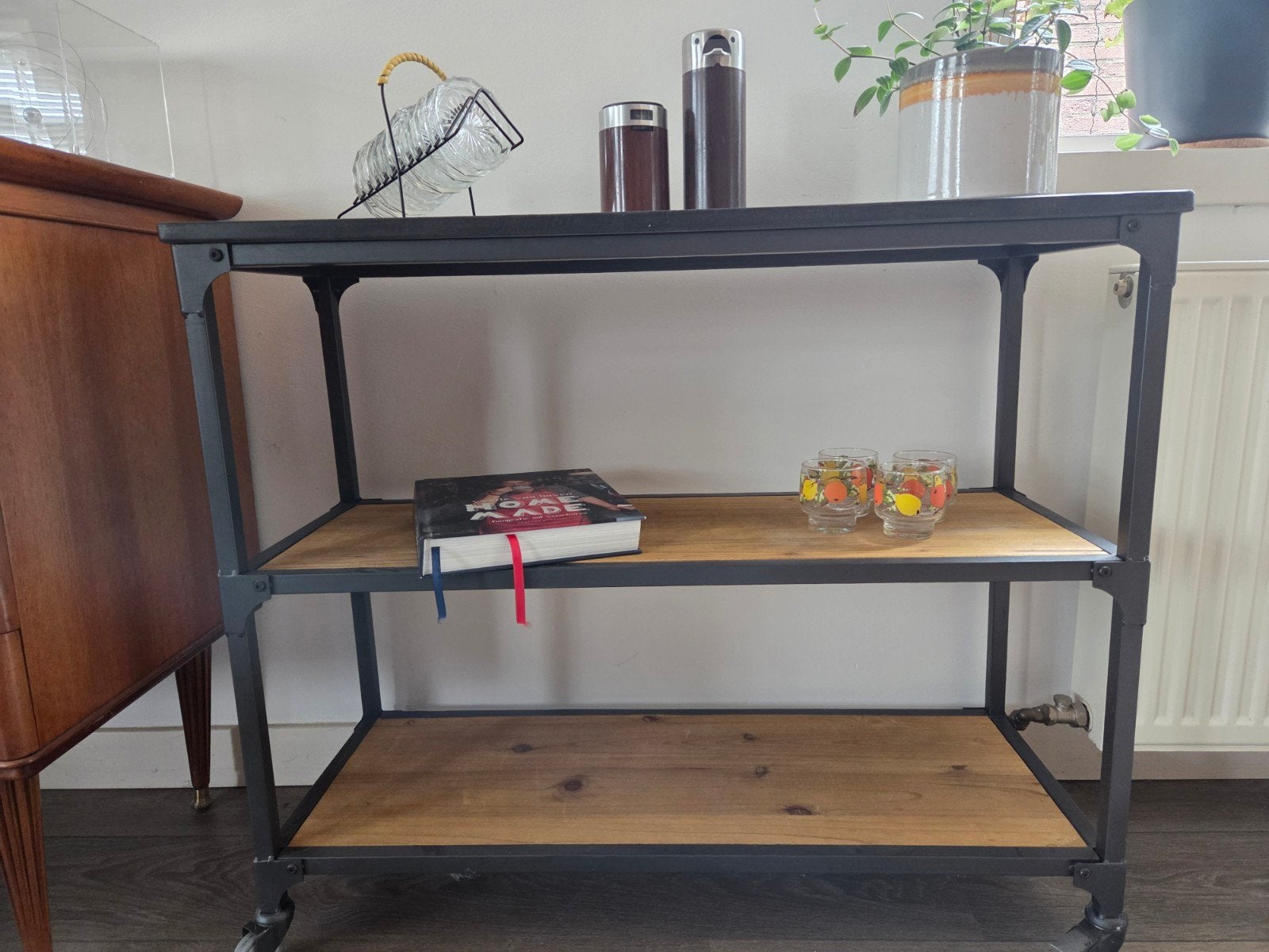 Dutch bone trolley, Ophalen, Zo goed als nieuw