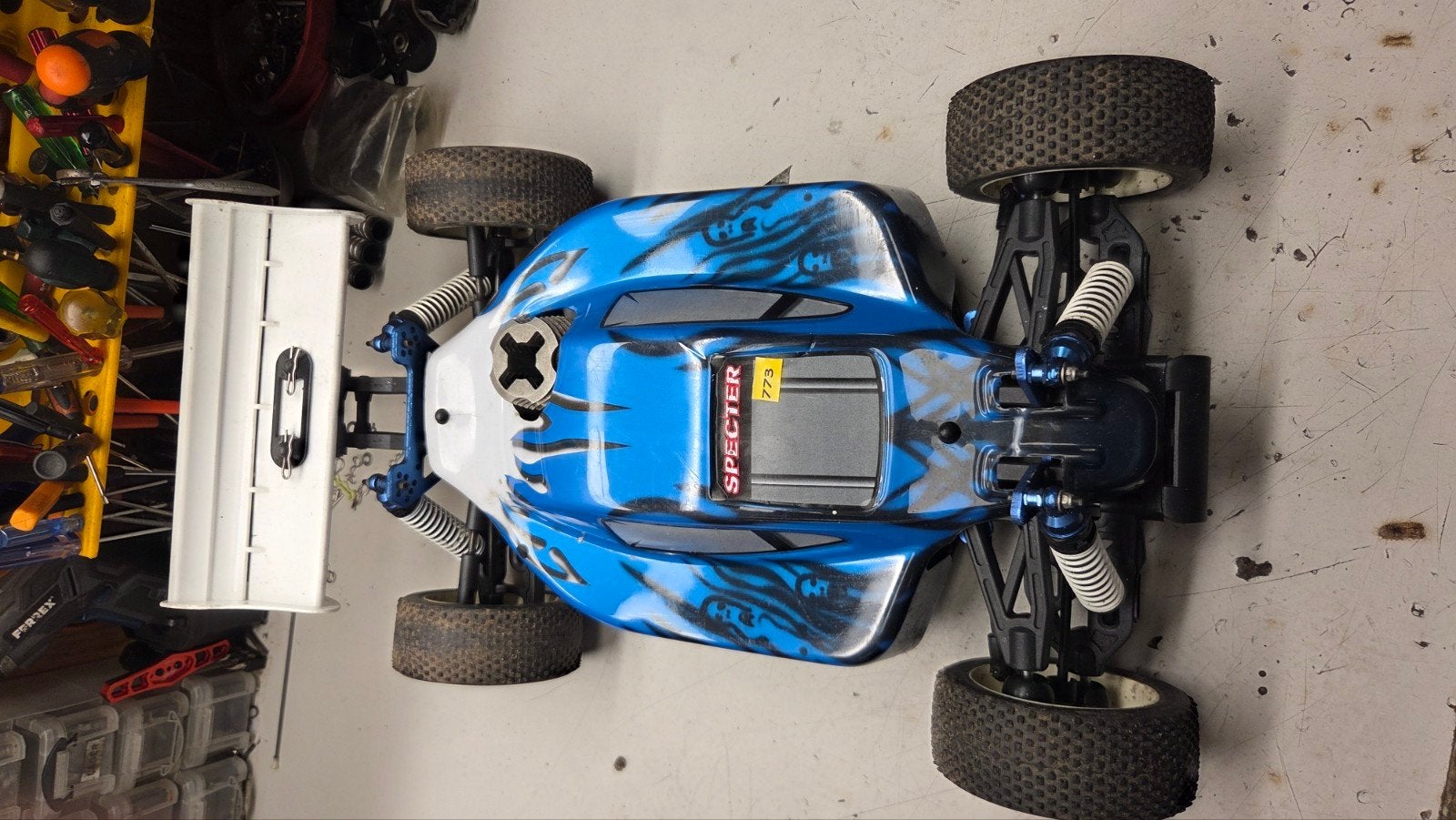 te koop mooie carson specter, Hobby en Vrije tijd, Modelbouw | Radiografisch | Auto's, Gebruikt, Ophalen of Verzenden, Auto onroad