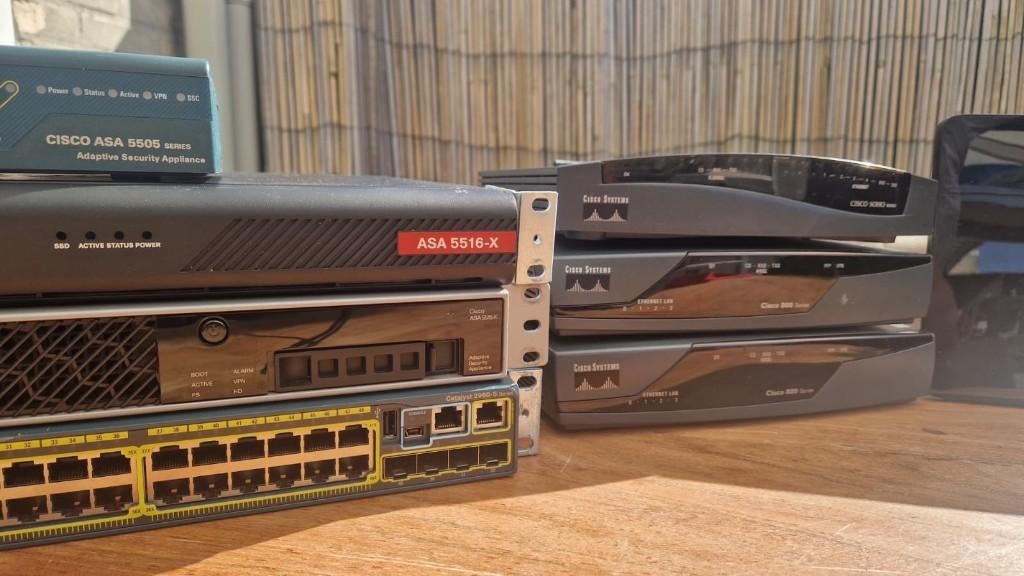 Cisco ASA Firewalls, Switches & Routers, Computers en Software, Routers en Modems, Gebruikt, Router, Ophalen