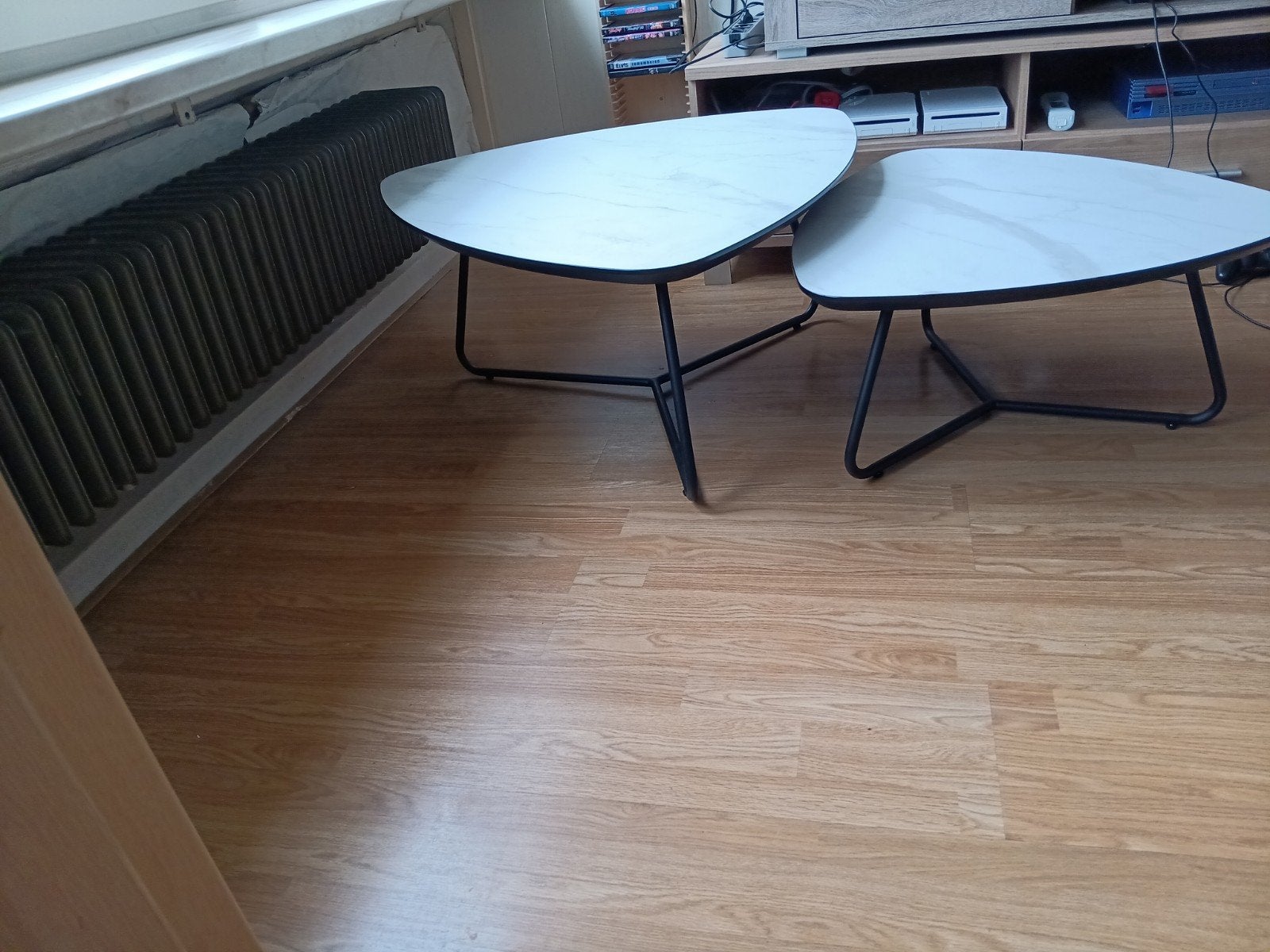 Set van 3 bijzettafels, MAXFURN HUGO, rond, hout en metaal, Overige houtsoorten, Minder dan 50 cm, Gebruikt, Modern, industrieel