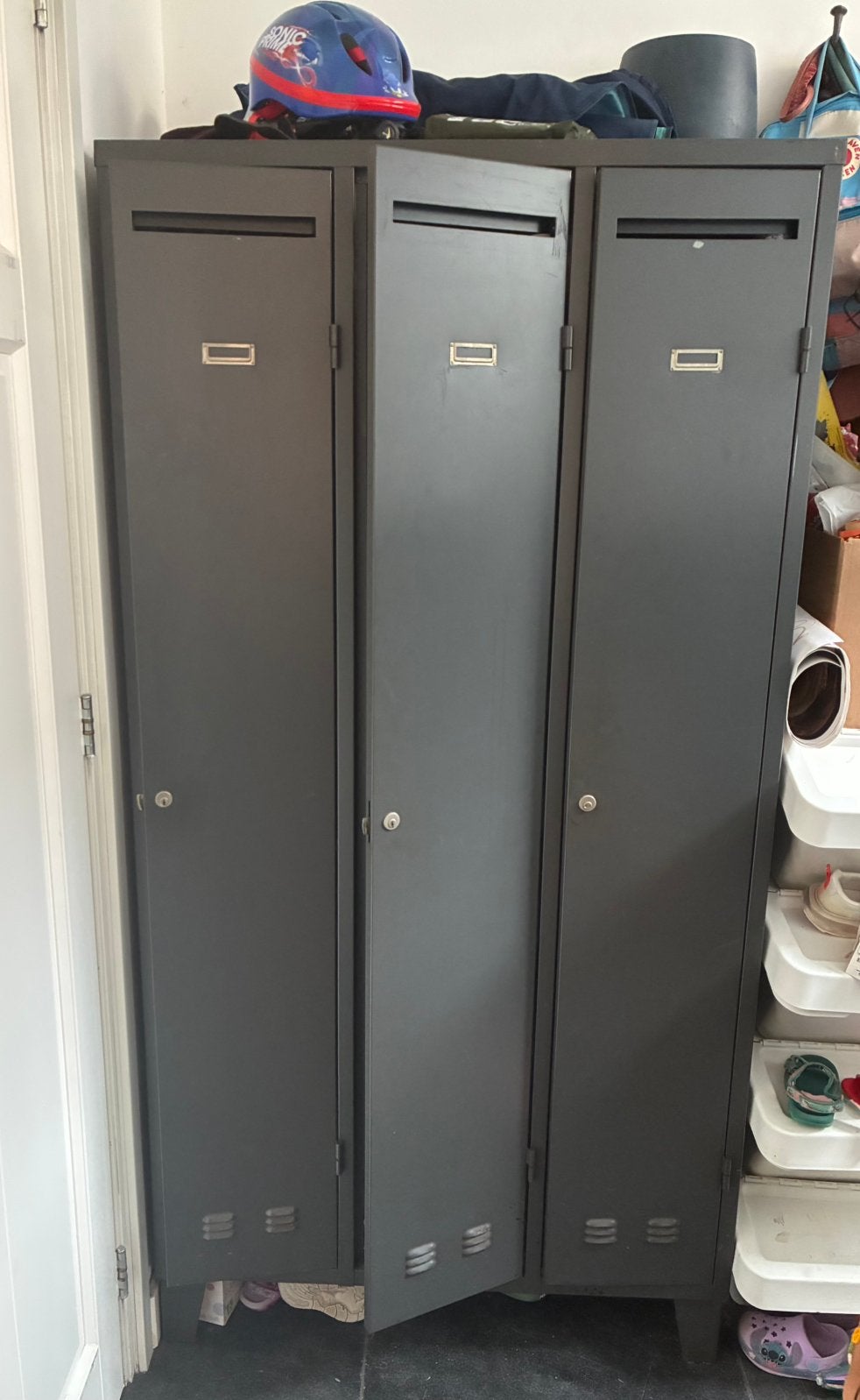 Metalen lockerkast  3 deuren, Ophalen