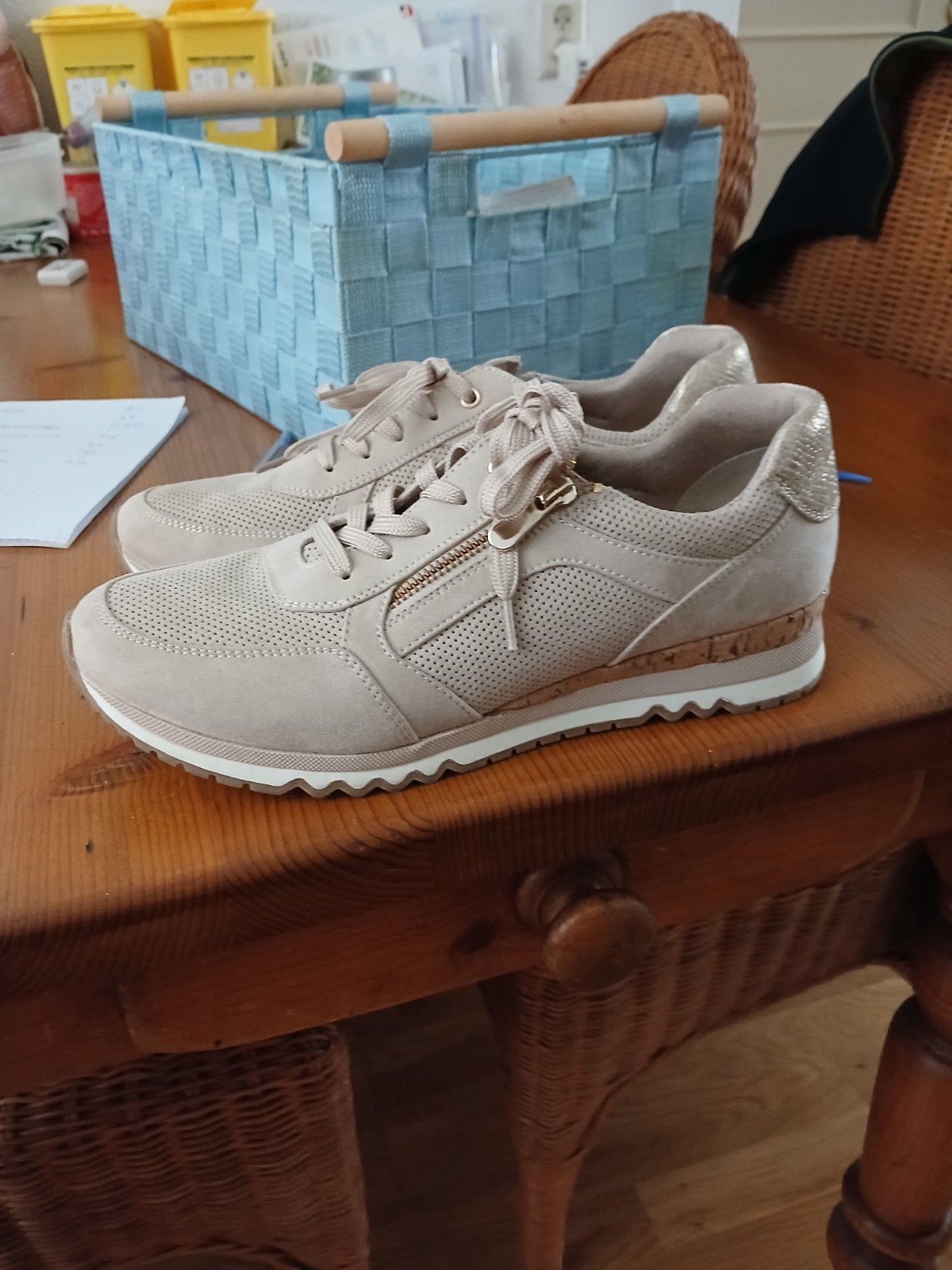 Fashion Line Sneakers - Maat 42 - Zo goed als nieuw, Kleding | Dames, Beige, Ophalen of Verzenden, Fashion Line, Sneakers of Gympen