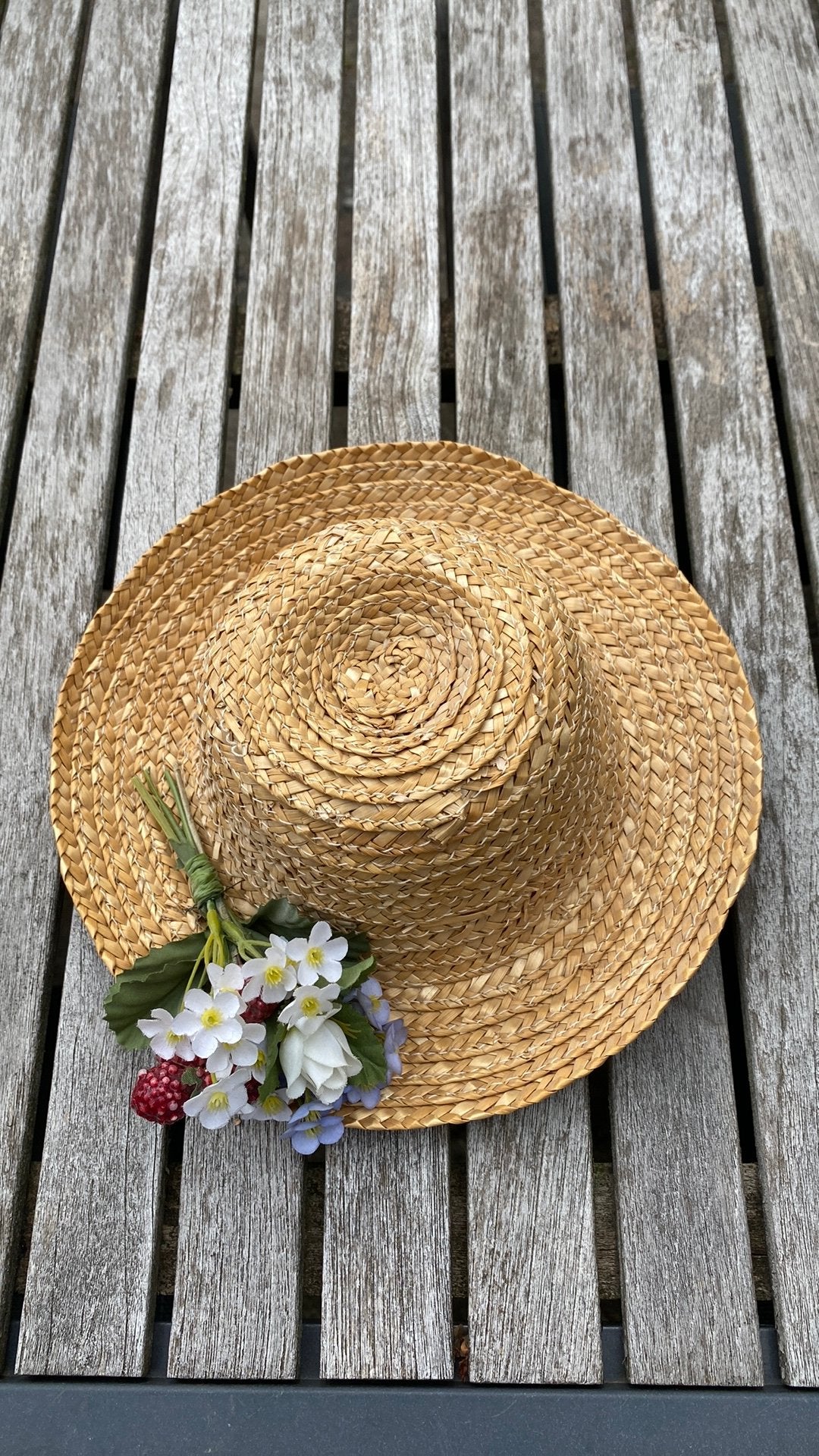 Rieten hoedje decoratie, Kleding | Dames, Hoeden en Petten, Ophalen of Verzenden, Zo goed als nieuw, One size fits all