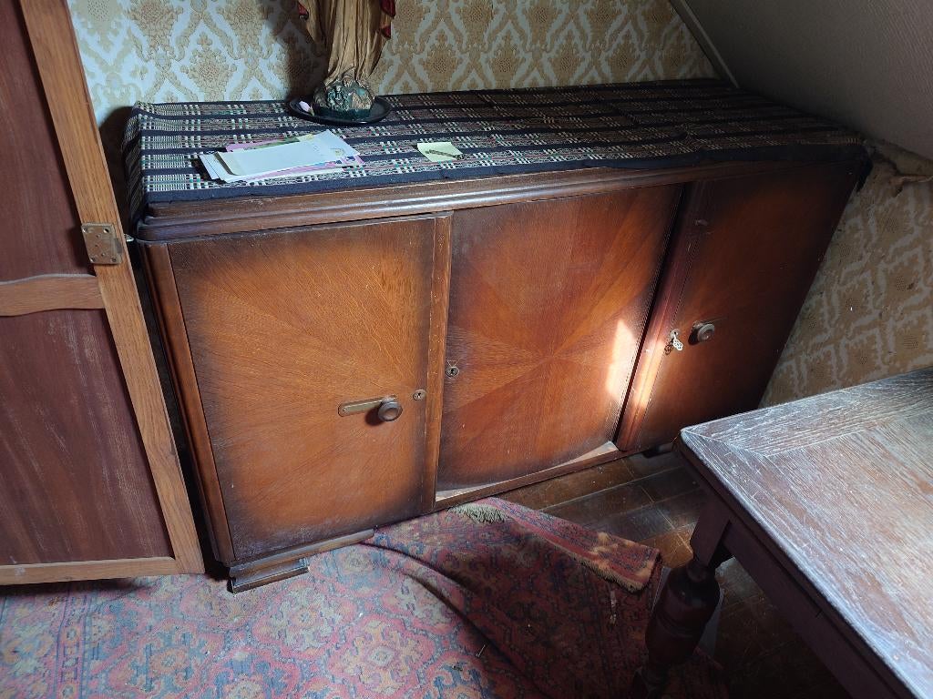 Lage vintage houten kast / dressoir met 3 deuren, Huis en Inrichting, Kasten | Dressoirs, Ophalen, Gebruikt, 25 tot 50 cm