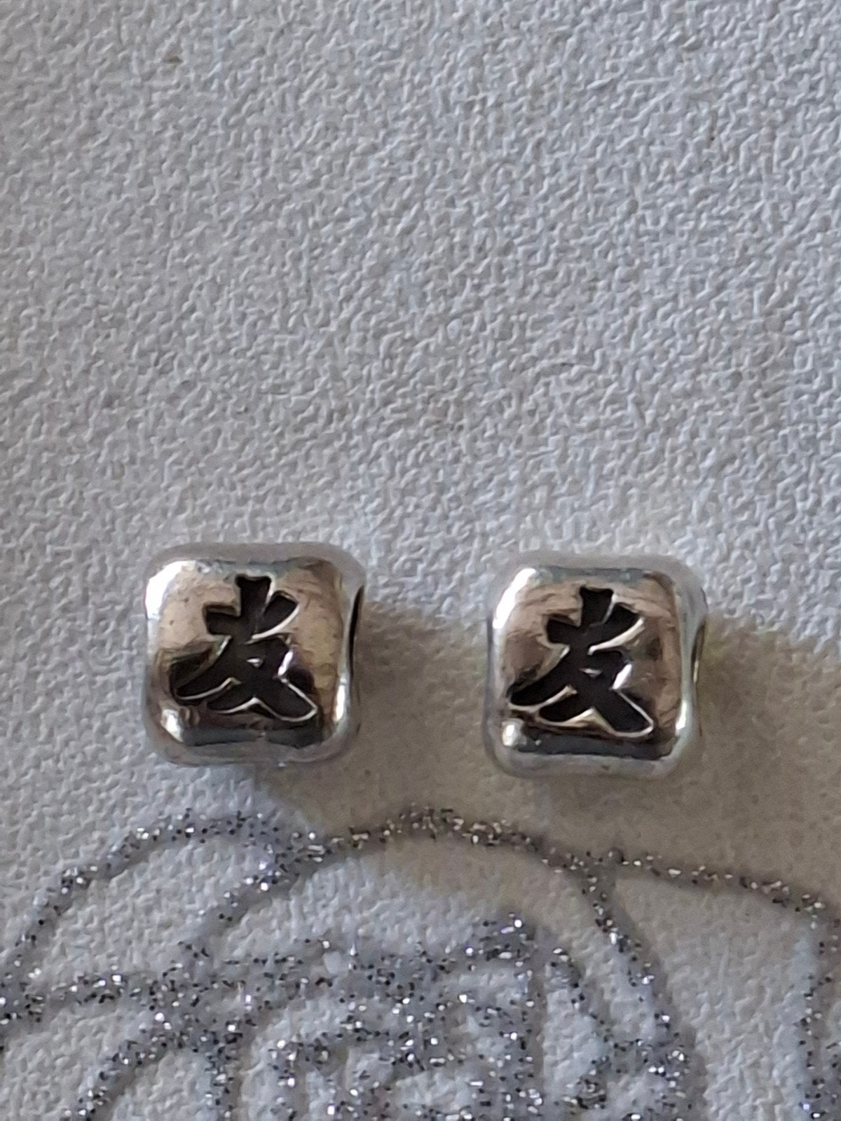 Pandora chinees voor vriendschap in nieuwstaat., Sieraden, Tassen en Uiterlijk, Bedels, Verzenden, Pandora, Zo goed als nieuw