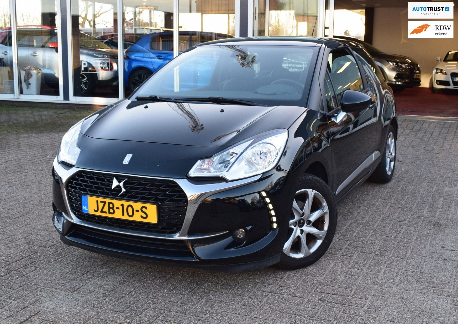 DS 3 1.2 PureTech So Chic | CLIMATE CONTROL |CRUISE CONTROL, Auto's, DS, Stof, Gebruikt, 1199 cc, Zwart