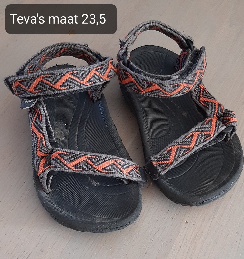 Teva sandalen maat 23,5, Kinderen en Baby's, Kinderkleding | Schoenen en Sokken, Jongen of Meisje, Overige typen, Zo goed als nieuw