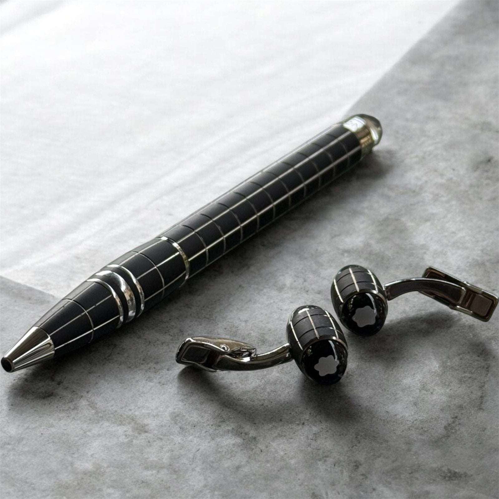 Montblanc pen met manchetknopen, Verzamelen, Frans idzes, Balpen, Ophalen of Verzenden, Zo goed als nieuw