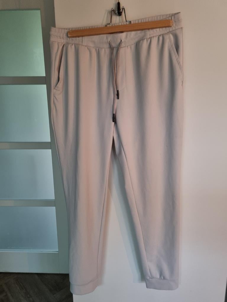 Adidas sportbroek / casual broek - Zo goed als nieuw, Adidas, Beige, Ophalen of Verzenden, Zo goed als nieuw