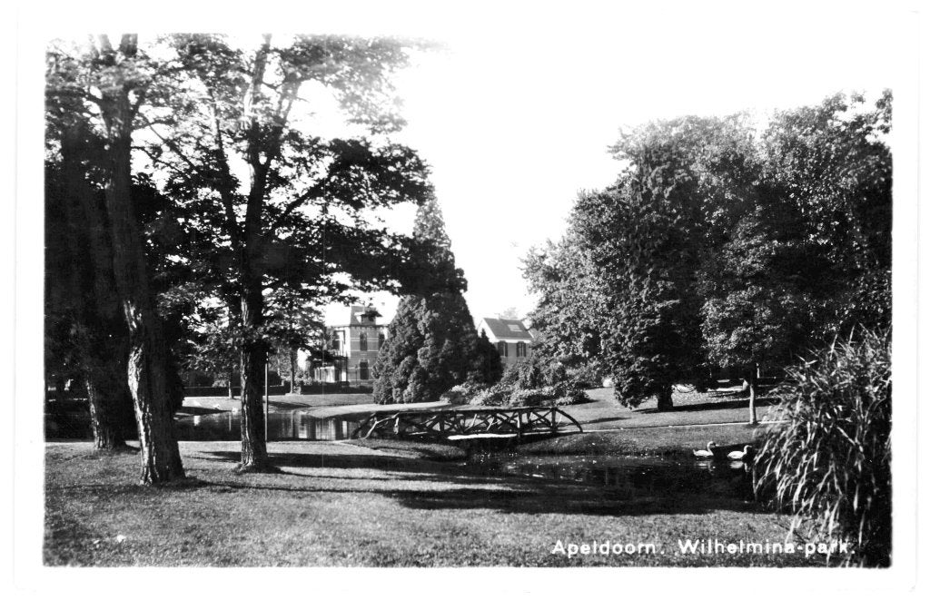969262	Apeldoorn	Wilhelminapark	1936	Gelopen met postzegel, Ophalen of Verzenden, 1920 tot 1940, Gelopen, Gelderland
