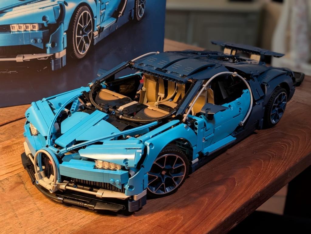 LEGO Technic Bugatti Chiron 42083, Hobby en Vrije tijd, Modelauto's | 1:24, Zo goed als nieuw, Ophalen of Verzenden