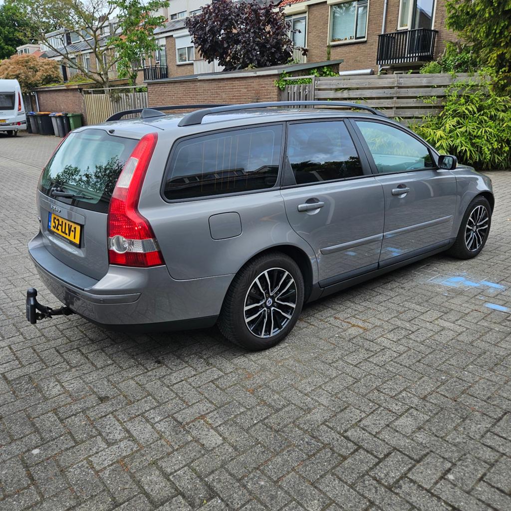 Volvo V50 Elite 2.4 170PK, Autom, Clima, Cruise, Geartronic, Beige, 700 kg, Leder en Stof, 11 km/l