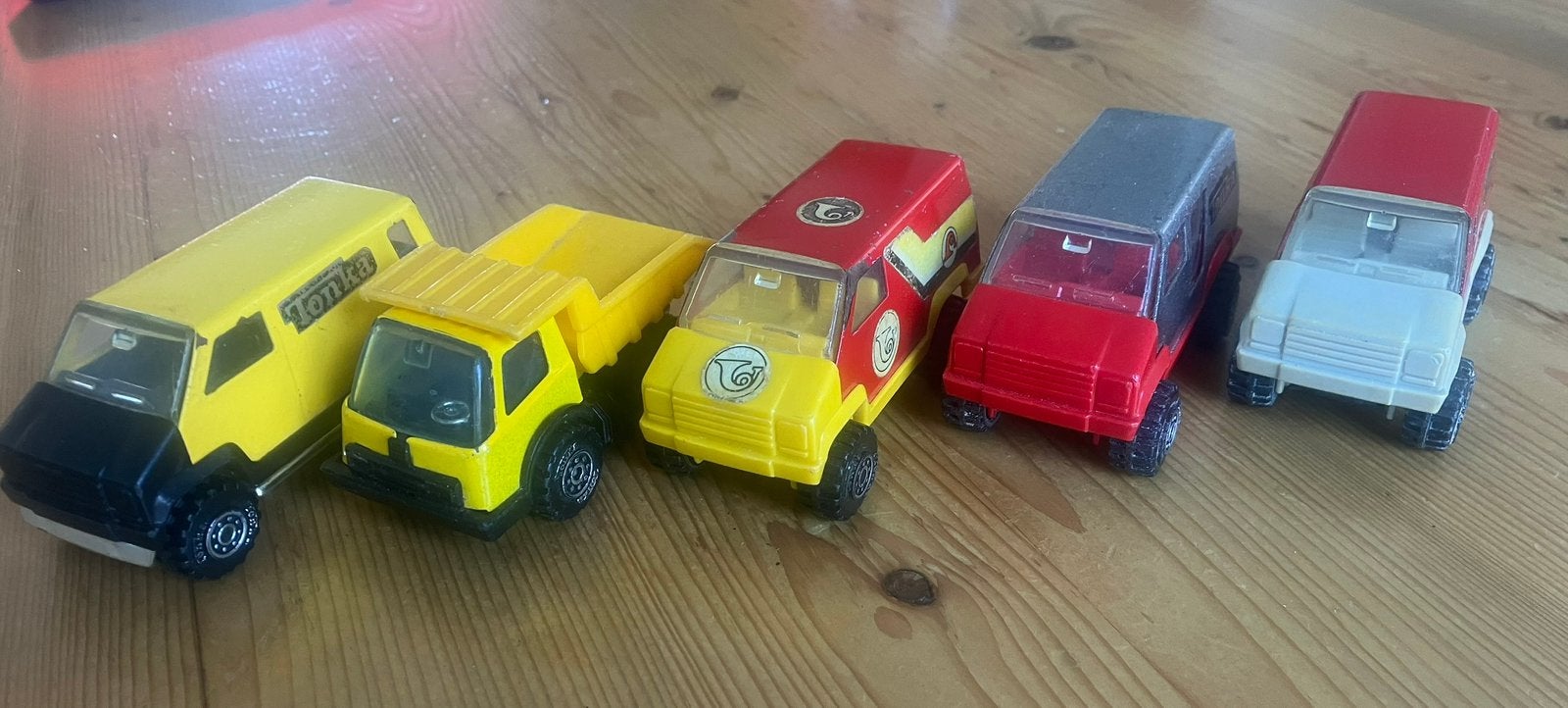 4 Tonka busjes jaren 70, Ophalen, Zo goed als nieuw, Bus of Vrachtwagen