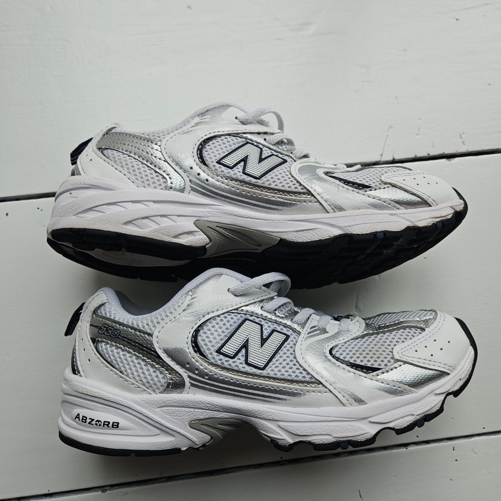 New Balance maat 35.  Zo goed als nieuw, Ophalen, Zo goed als nieuw, Jongen of Meisje, Schoenen