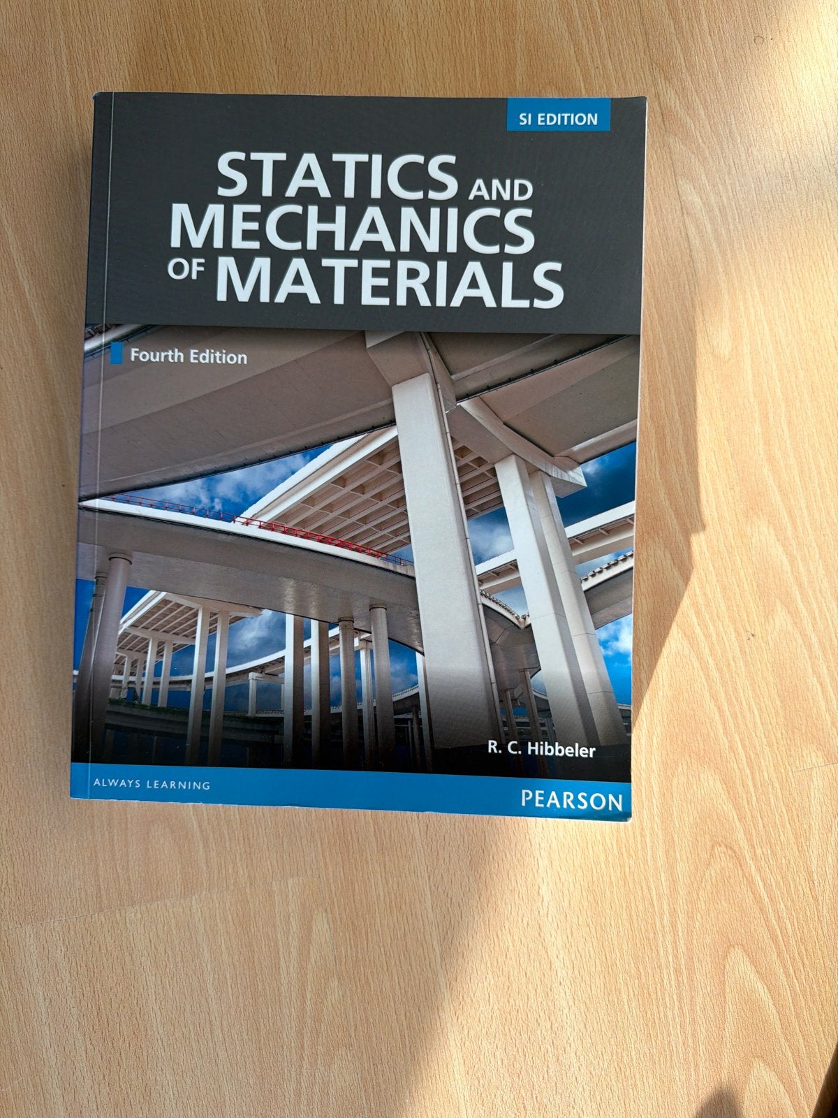 Statics and Mechanics of Materials - 4th Edition, Ophalen of Verzenden, Beta, Zo goed als nieuw, HBO