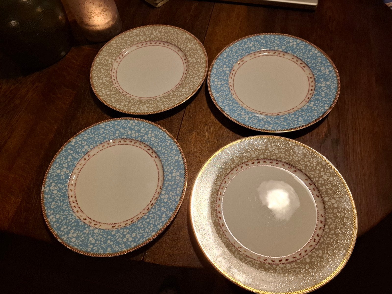 Pip Studio borden - 4 stuks - Blauw en Beige, Gebruikt, Pip Studio, Ophalen of Verzenden, Bord(en)