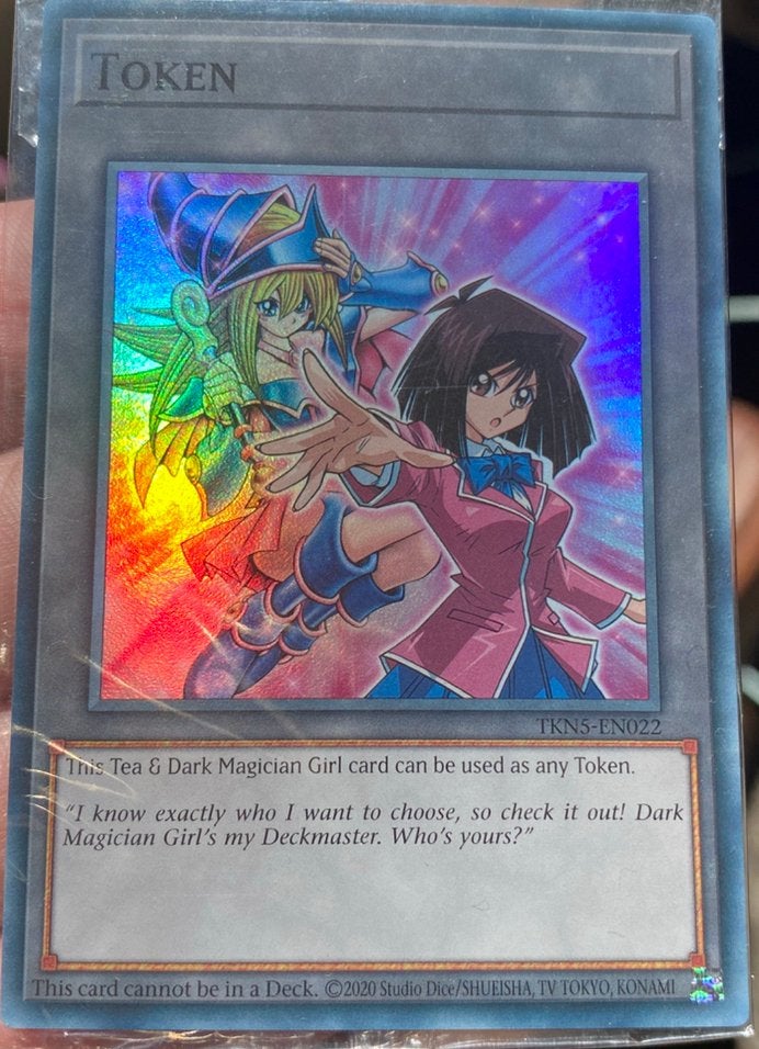 Yu-Gi-Oh! Dark Magician Girl & Tea Token Promo Sealed !, Hobby en Vrije tijd, Verzamelkaartspellen | Yu-gi-Oh!, Ophalen of Verzenden