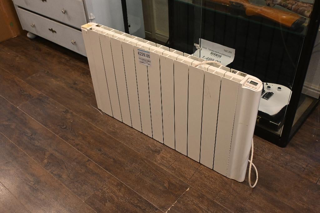Electrische radiator 1500 Watt Blitz Fondital FD5815, Doe-het-zelf en Verbouw, Verwarming en Radiatoren, 30 tot 80 cm, Gebruikt