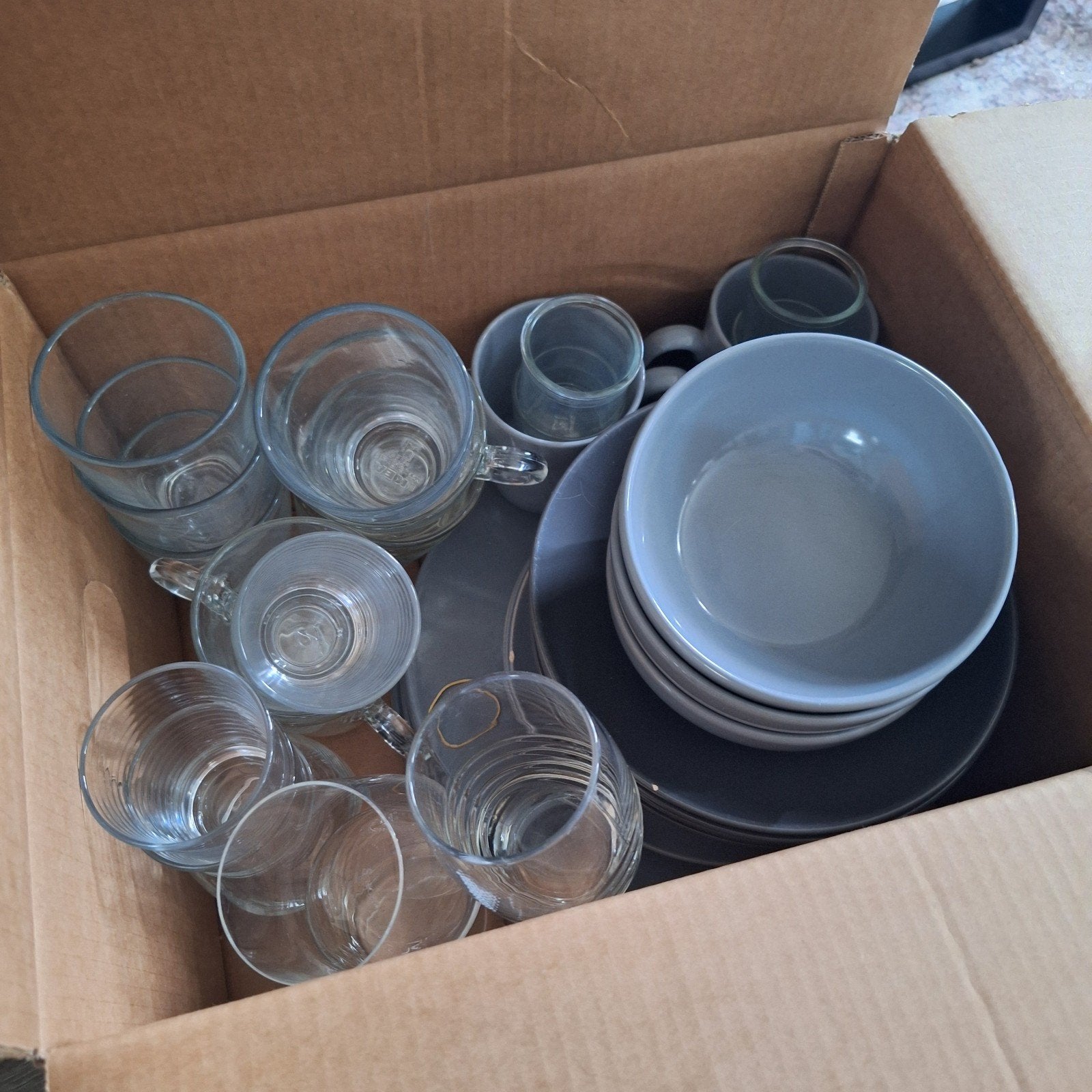 Gratis af te halen - diverse servies en glazen, Ophalen