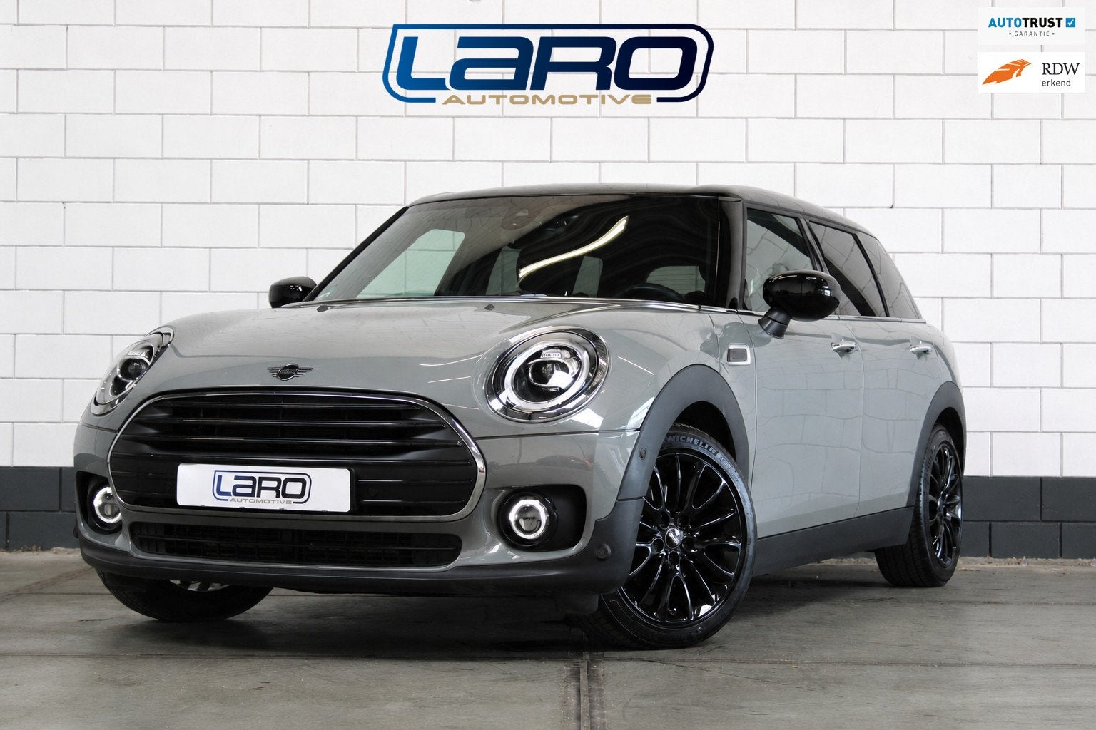 Mini Clubman 1.5 Cooper 136 pk Aut. | Leer ACC LED CarPlay C, Auto's, Mini, Gebruikt, Leder, 3 cilinders, 1300 kg