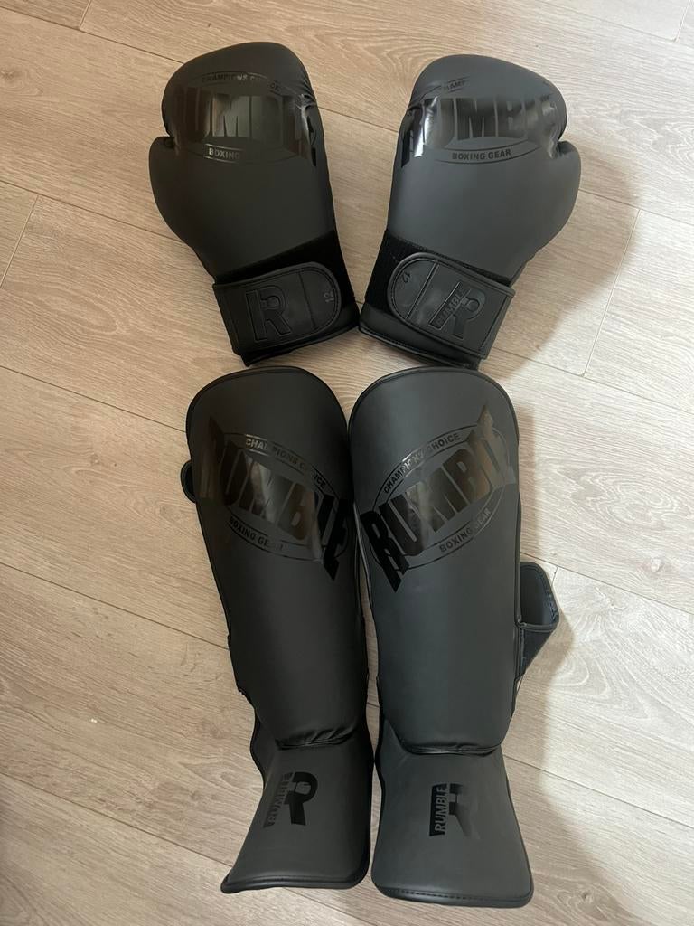 Rumble kickboks set, Maat XS of kleiner, Ophalen of Verzenden, Zo goed als nieuw, Overige