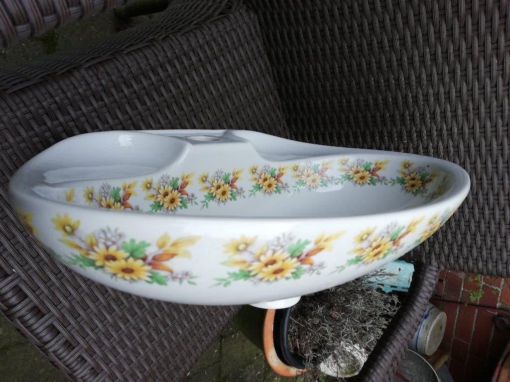 Prachtig vintage fonteintje met decor van gele bloemetjes, Antiek en Kunst, Curiosa en Brocante, Ophalen