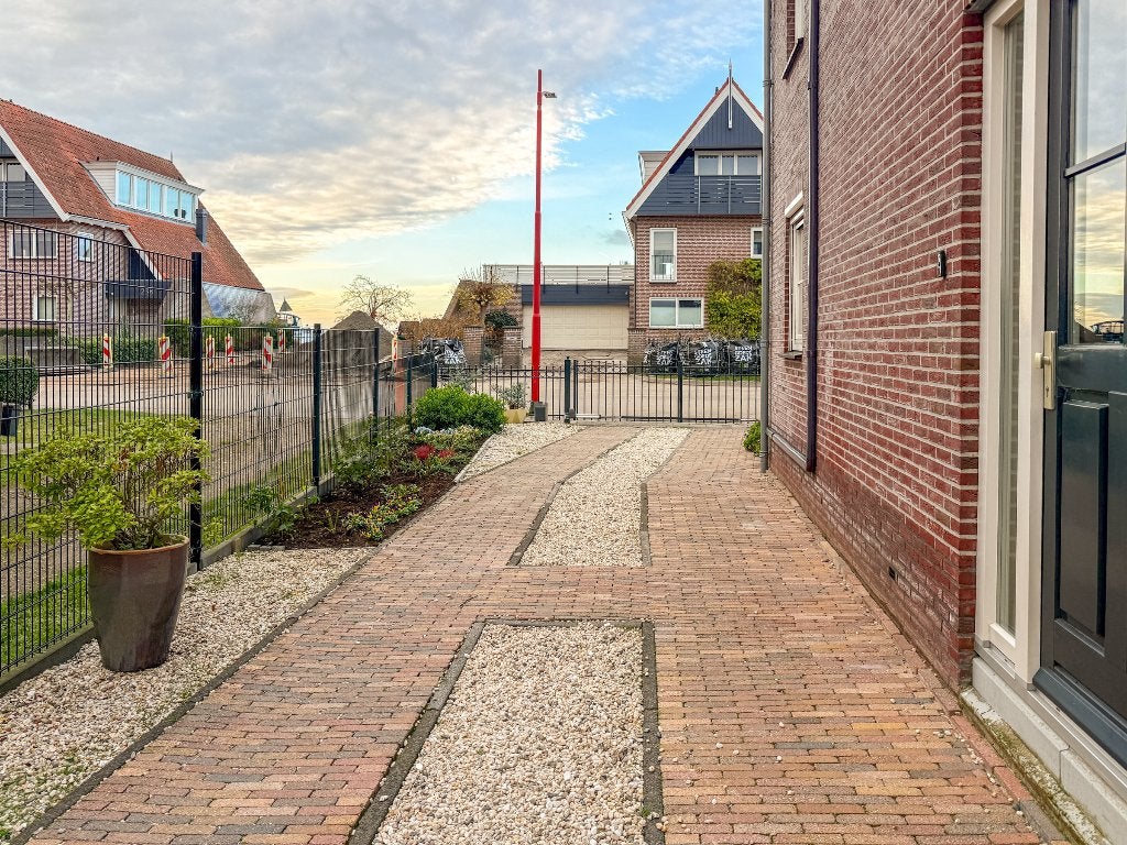 Gratis 127 m² betonklinkers + opsluitbanden - Kudelstaart, Ophalen, Gebruikt, Klinkers, 10 m² of meer