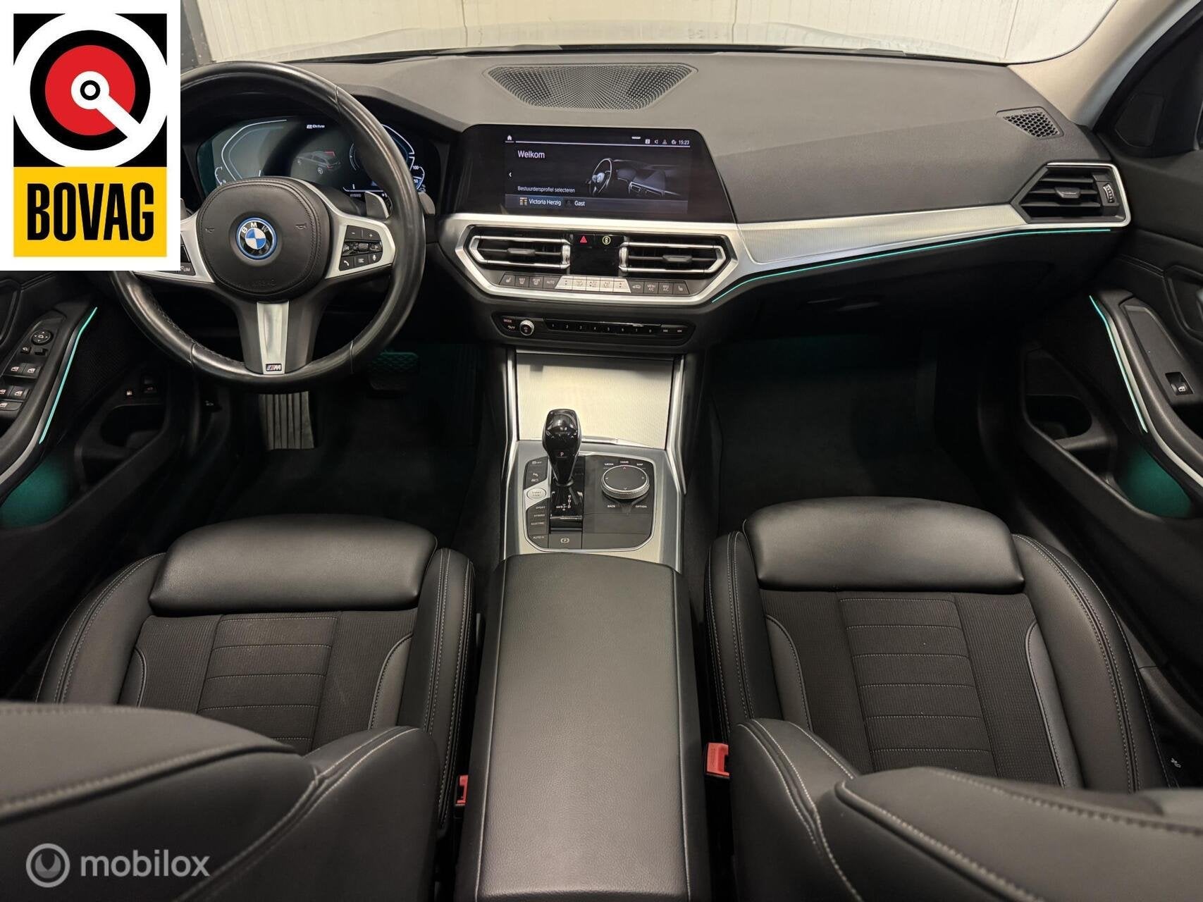 BMW 3-serie Touring 330e Sport Line | Laser | HUD | PANO, Auto's, 1998 cc, Achterwielaandrijving, Gebruikt, Zwart