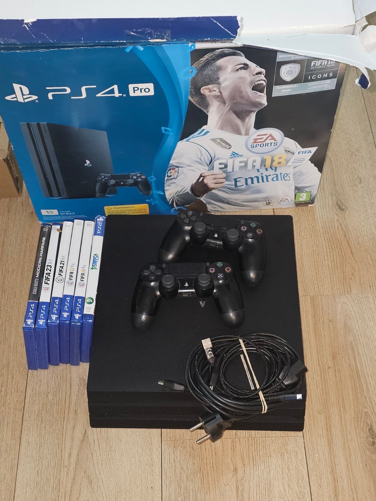 PS4 PRO 1TB met 2 controllers, 6 games en accessoires, Spelcomputers en Games, Ophalen of Verzenden, Eén computer, Vanaf 12 jaar