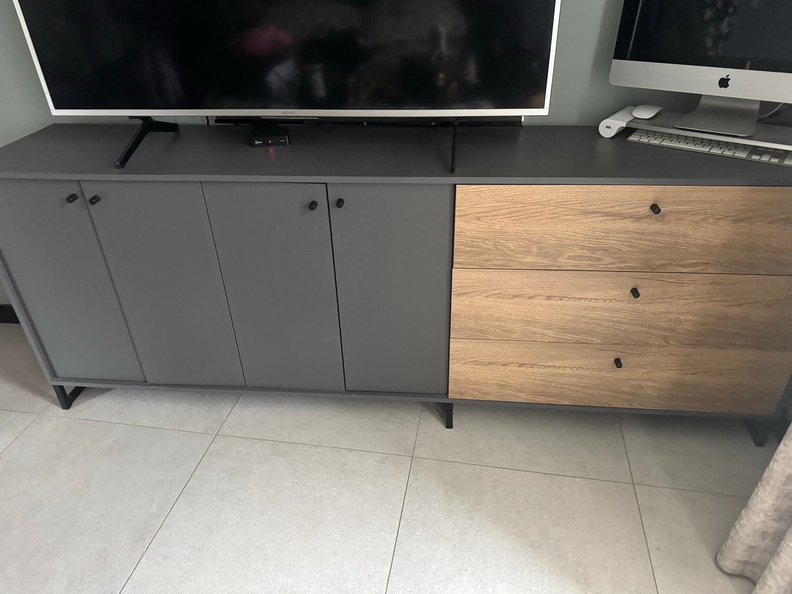 Modern Dressoir met Lades en Deuren - Grijs en Houtkleur, Ophalen of Verzenden, Zo goed als nieuw, 200 cm of meer, Met lade(s)