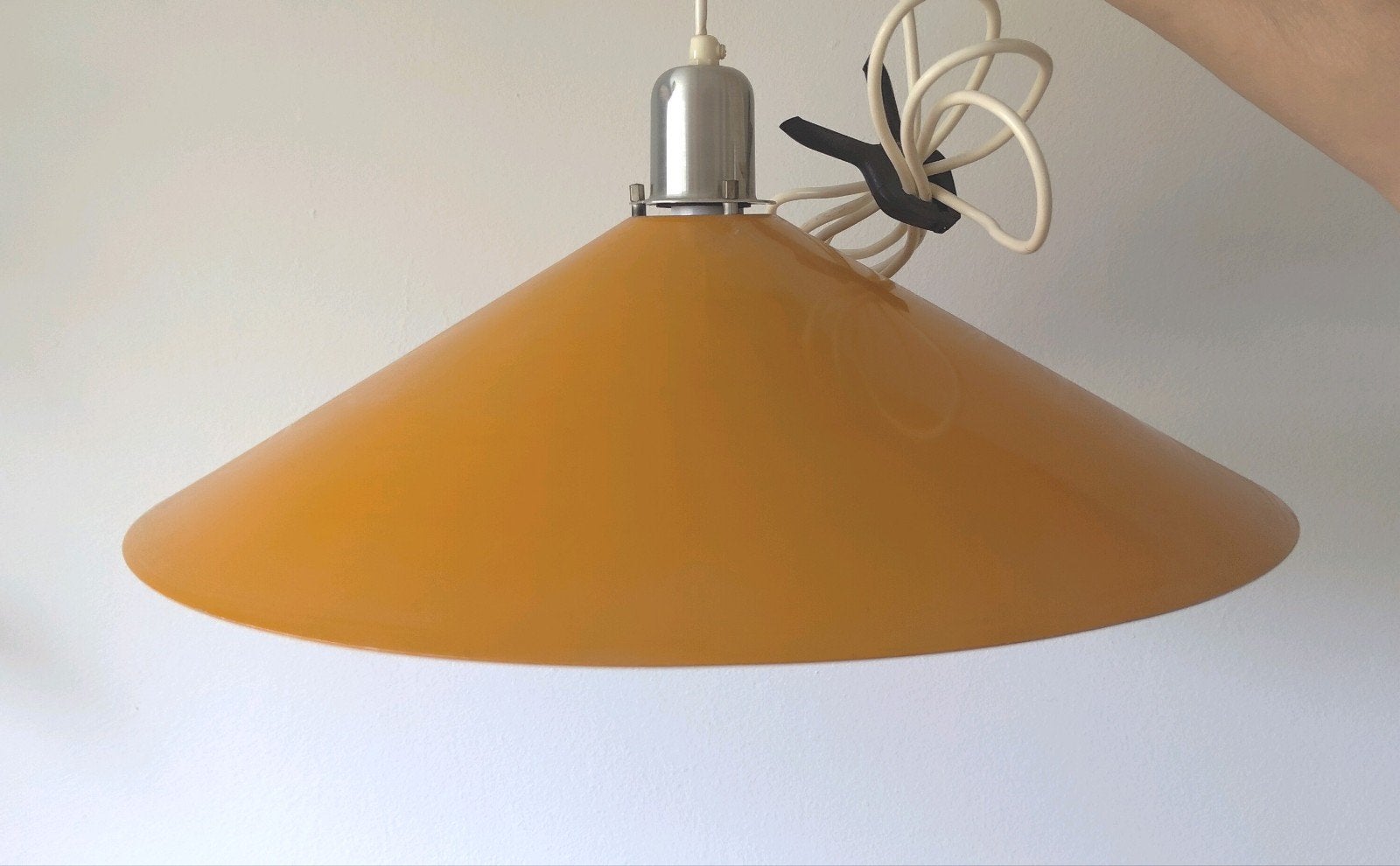 Vintage oranje hanglamp - Deens ontwerp, Huis en Inrichting, Lampen | Hanglampen, Gebruikt, Ophalen of Verzenden, Metaal, Minder dan 50 cm