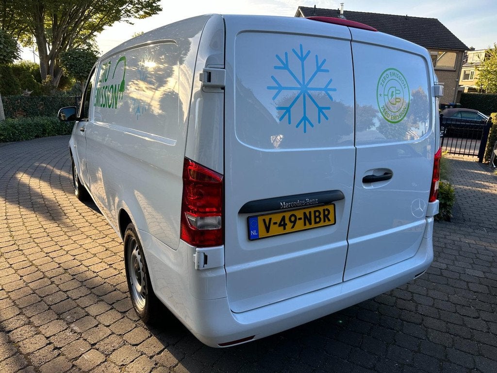 Mercedes-Benz eVito Lang, Kerstner koelwagen, Auto's, Bestelauto's, Stof, Gebruikt, Zwart, 2113 kg