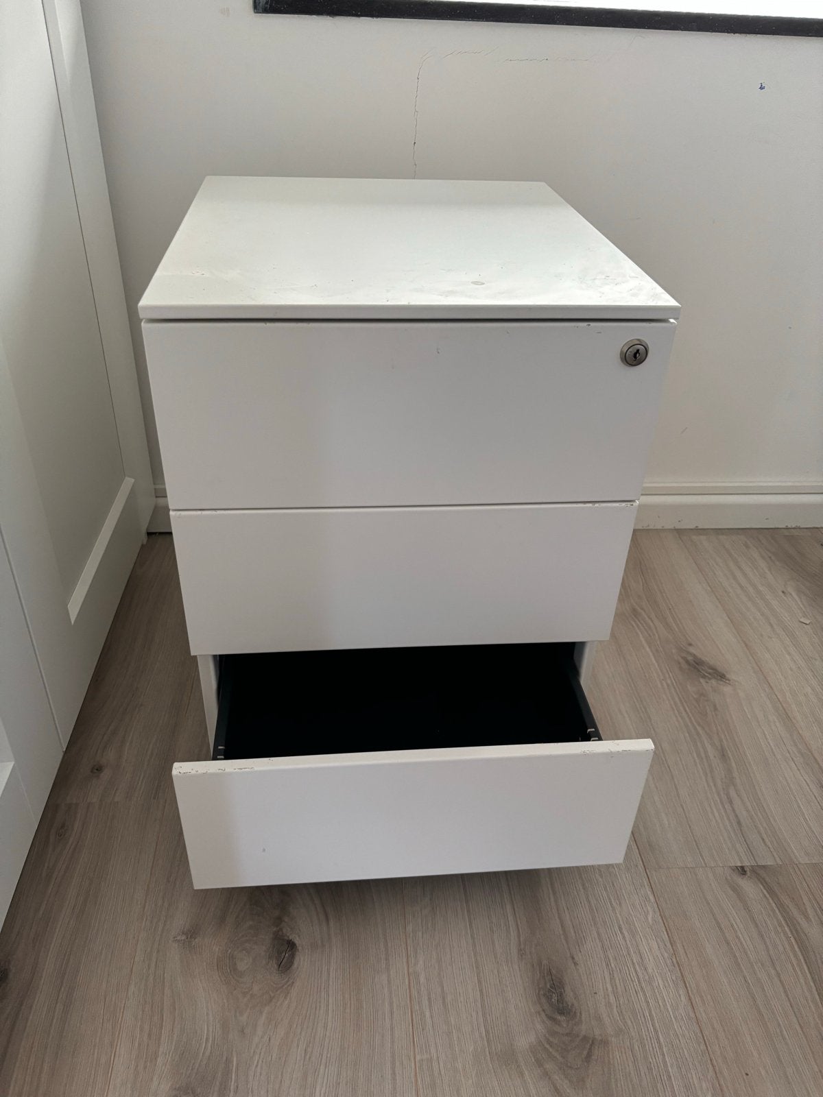 Wit ladeblok met 3 laden en slot, Ophalen, Minder dan 50 cm, Gebruikt, 3 of 4 laden