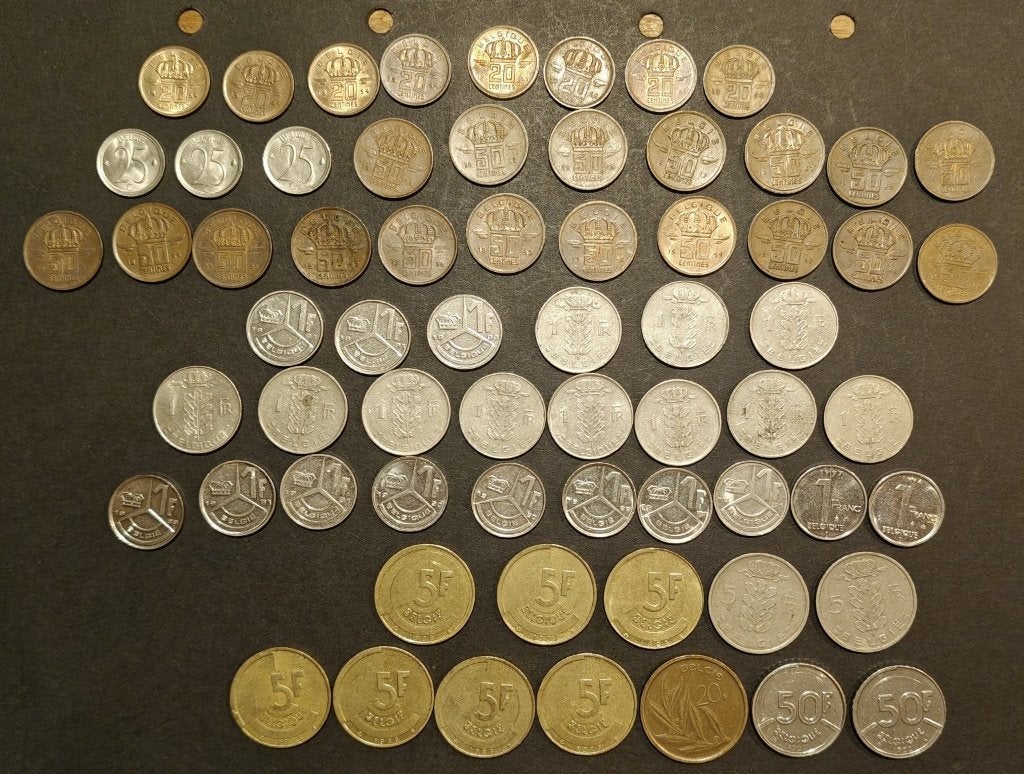 België 65 munten – centimes en francs – diverse ontwerpen, Ophalen of Verzenden, België, Setje