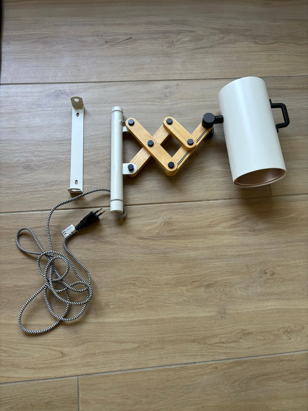 Zuiver Flex Wandlamp Wit - Verstelbaar en Stijlvol, Gebruikt, Overige fittingen, Ophalen of Verzenden, Leeslamp