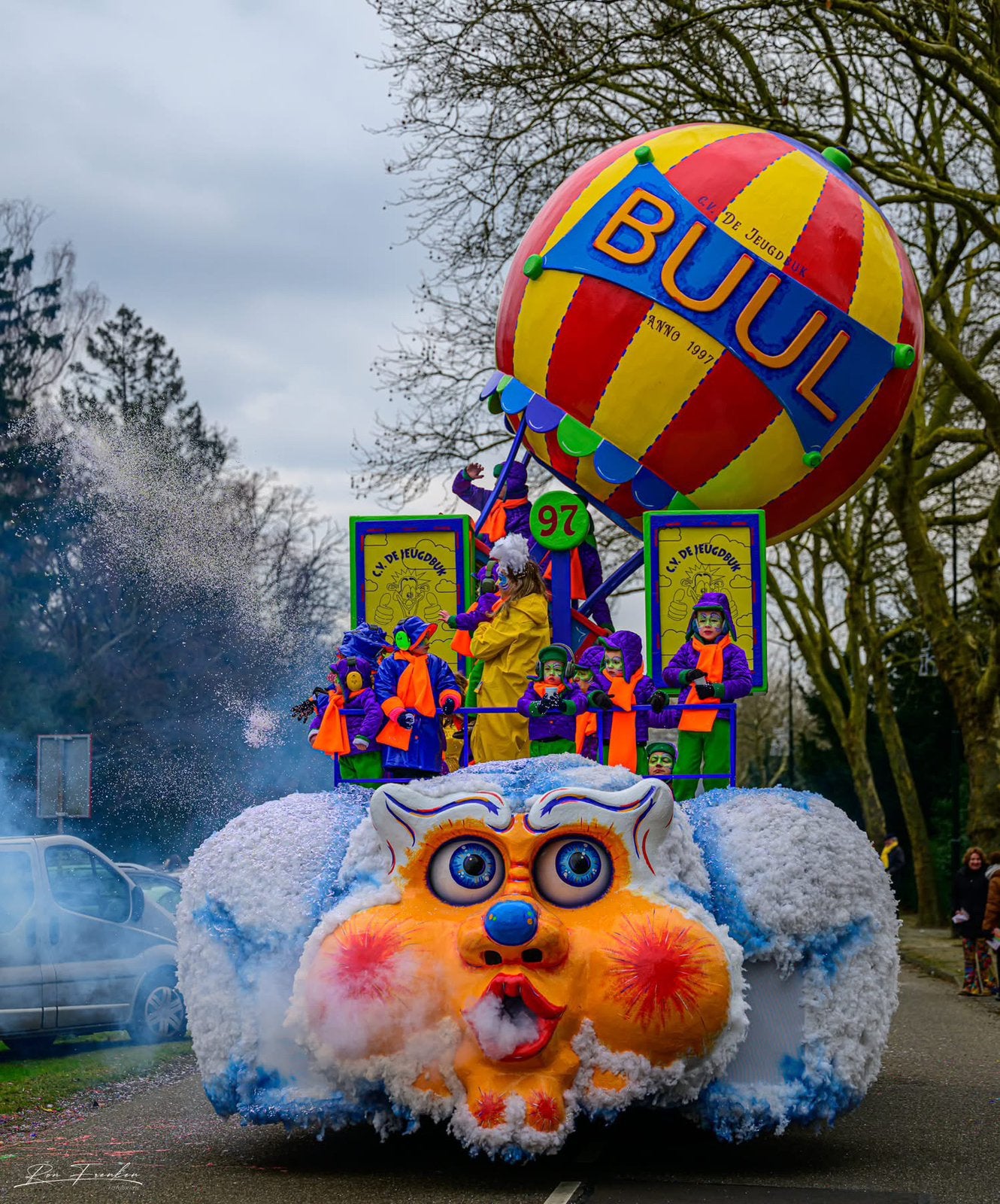 Zelfrijdende carnavalswagen  praalwagen prinsenwagen, Ophalen, Carnaval