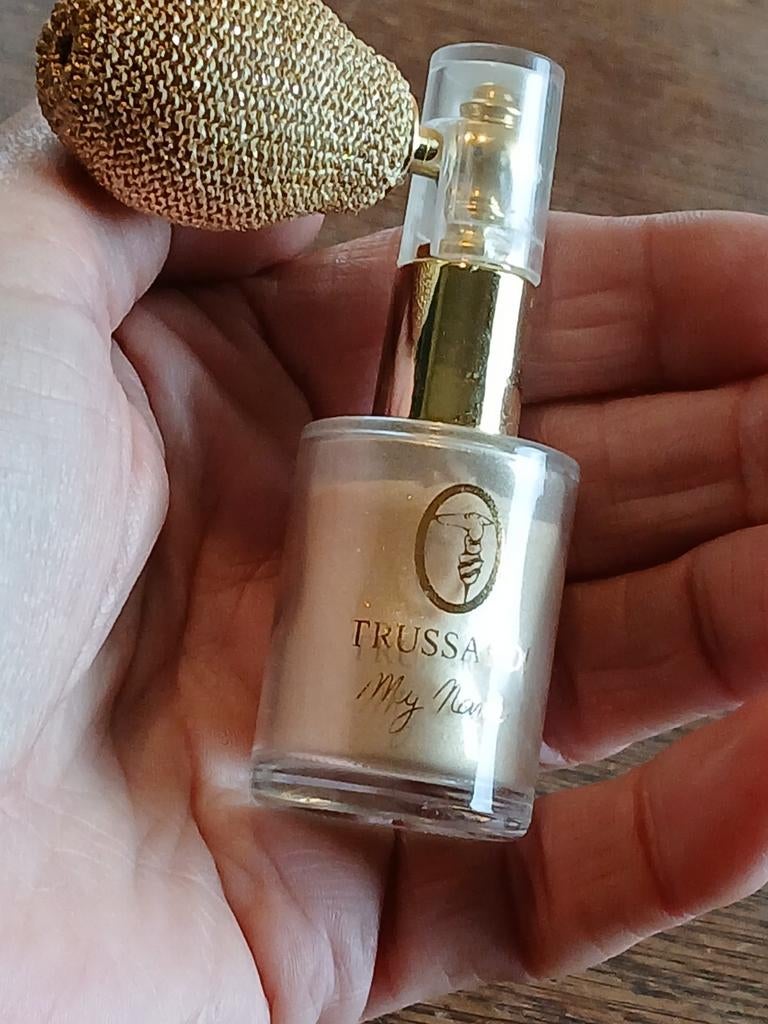 TRUSSARDI MIJ NAME VINTAGE PERFUM POWDER. NIEUW., Ophalen of Verzenden, Nieuw, Overige typen, Gevuld