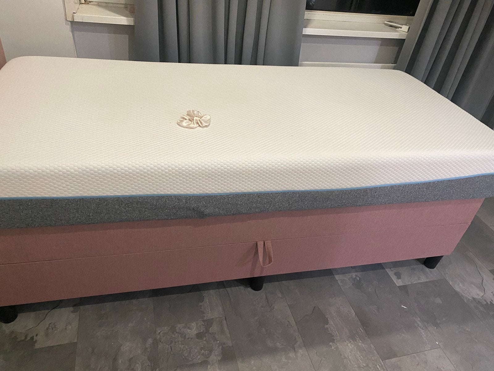 Eenpersoons boxspring met opbergruimte en matras, Huis en Inrichting, Slaapkamer | Bedden, Ophalen, 90 cm, Zo goed als nieuw, 200 cm