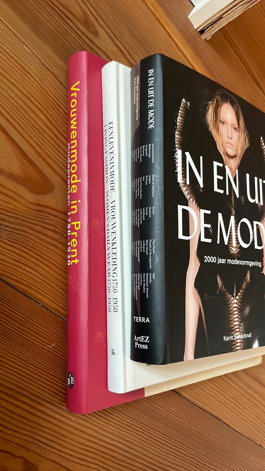 3 grote modeboeken – modegeschiedenis & modeprenten, Boeken, Ophalen of Verzenden, Zo goed als nieuw, Mode algemeen