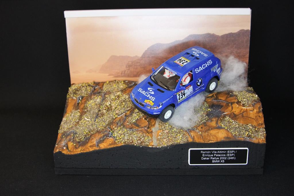 Diorama Dakar Rally 2002 "jumping of a cliff" 1:32, Info@bennie-gs.nl, Bennie G's, 7241MB, Groter dan 1:35