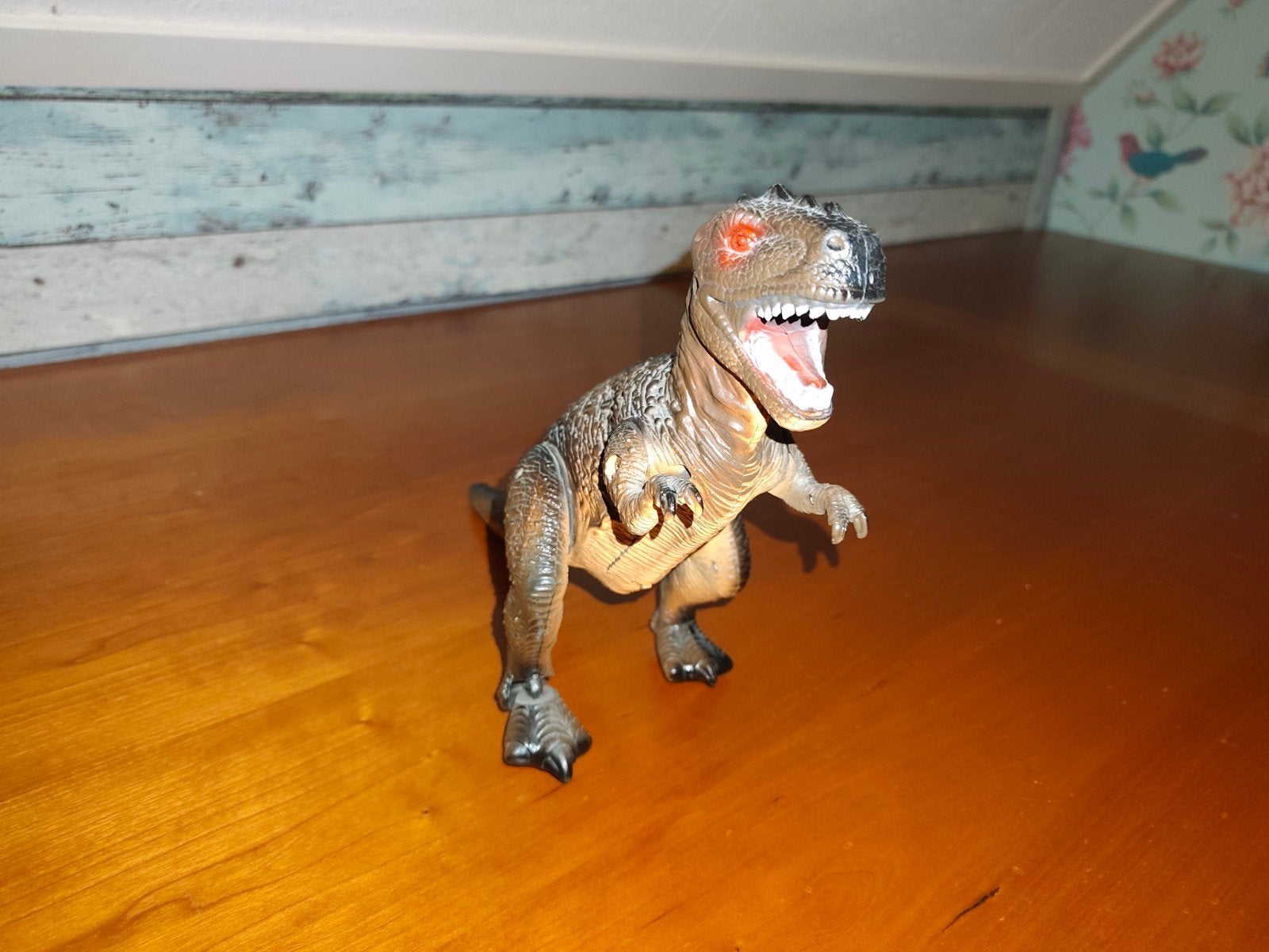 Dino op batterijen - Brullende T-Rex met lichteffecten, Ophalen of Verzenden, Zo goed als nieuw