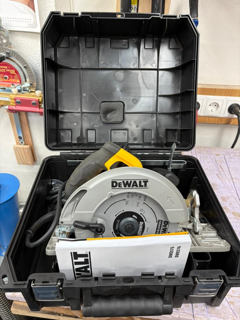 DeWalt cirkelzaag 190 mm, Ophalen, Cirkelzaag, Zo goed als nieuw, 30 tot 70 mm